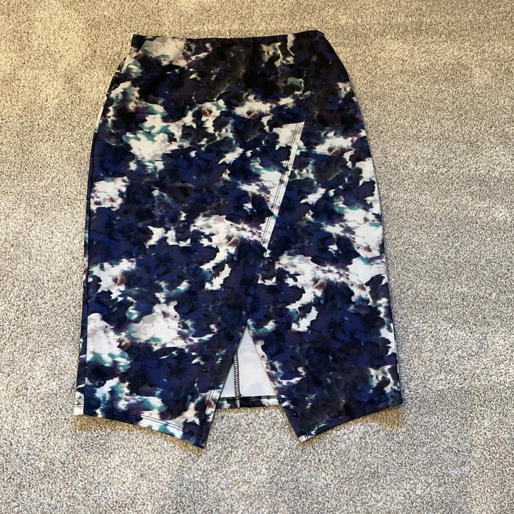 Patterned Pencil Skirt